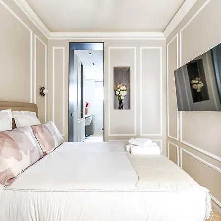 Luxury And Design Invalides * Parigi