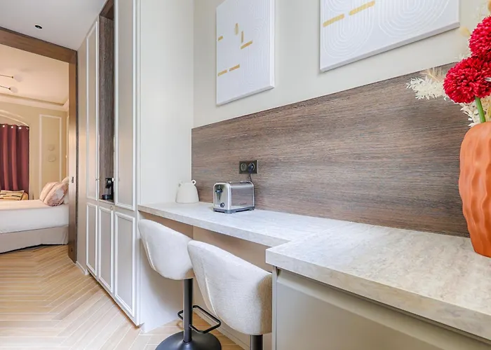 Luxury And Design Invalides Apartment